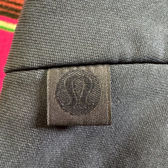 Lululemon Mens 34x35 Commission Pant Classic Fit Warpstreme Navy Blue Golf Perf - Picture 9 of 9